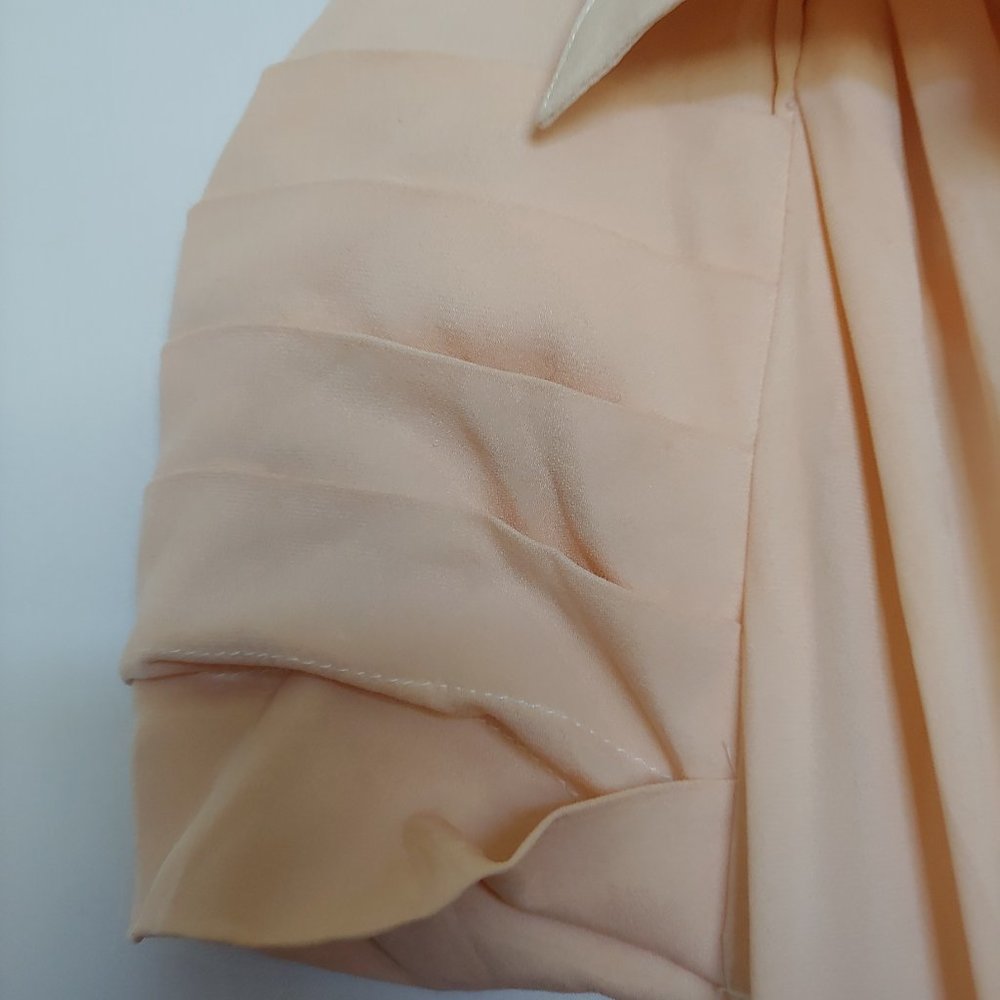 Alive & Olivia dress with pale pink on top and pleated bell sleeves size S - Picture 5 of 13